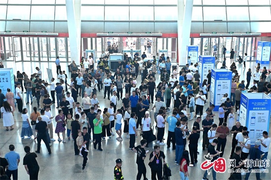 2024中国(青岛)软包装设备与薄膜展览会中国·青岛凹印产业博览会开幕