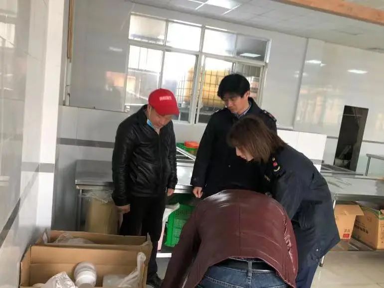 必一运动科技：江苏太仓抽检：这些食品包装合格吗？你平时就在用！(图2)