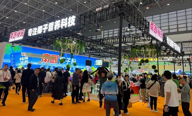 直击2024海南冬交会南国食品10万盒新品尝鲜大放送