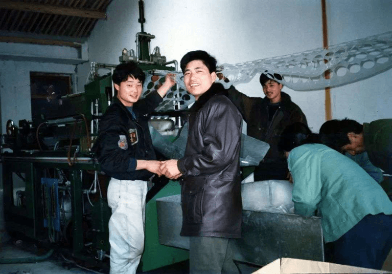 必一运动科技：背靠香飘飘和蜜雪冰城每件只赚1分钱的生意也要IPO了丨隐形巨头