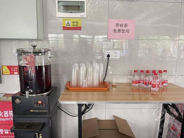 双节暖民心！赤壁政府食堂假期开放18元套餐管饱还藏“赤壁味道”(图1)