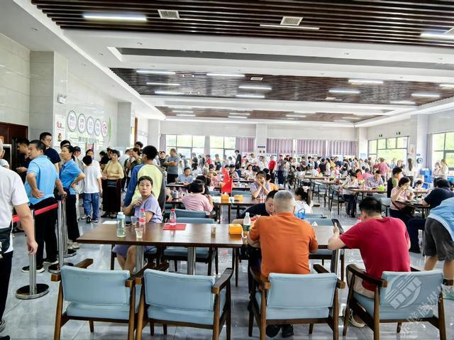 双节暖民心！赤壁政府食堂假期开放18元套餐管饱还藏“赤壁味道”(图3)